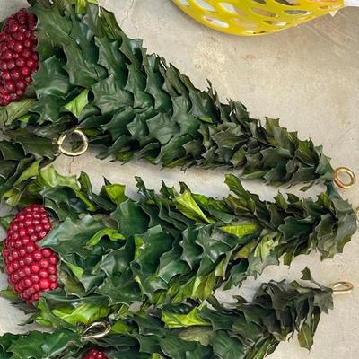 Hanging Leaf and Berry 5 Piece Lot - Has Wear