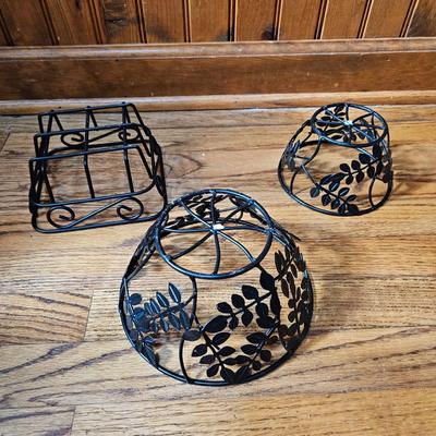 Two Tier Wicker/Metal Stand +Wire Baskets  (D-JS)