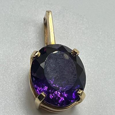 18K Gold Ring with Amethyst Colored Stone & Pendant (B1-MG)
