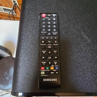 Samsung 3D Blu-Ray Player + Surround Speakers (D-JS )