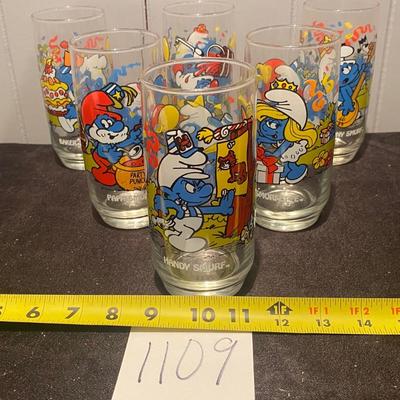 Antique Smurf Glass Set