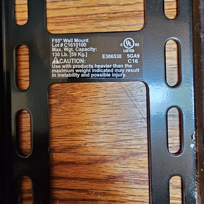 Sanyo 55" LED TV with Wall Mount (D-JS)