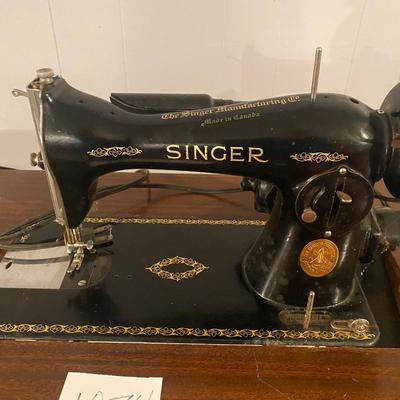 Vintage Singer Sewing Machine in Cabinet