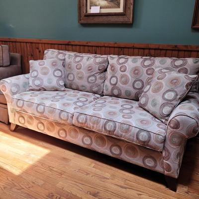 Bassett Furniture Modern Sofa (D-CE)
