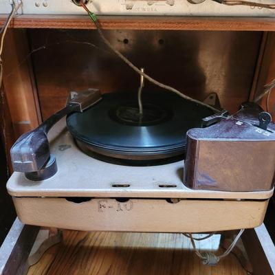Vintage Admiral Chassis Radio Phonograph (D-CE)
