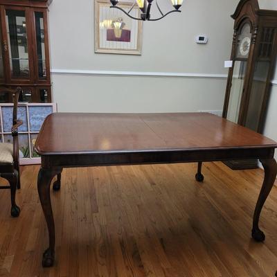 Finch Fine Furniture Claw Foot Dining Table (GR-CE)