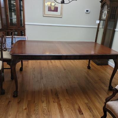 Finch Fine Furniture Claw Foot Dining Table (GR-CE)