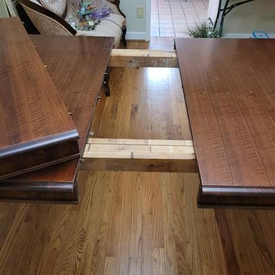 Finch Fine Furniture Claw Foot Dining Table (GR-CE)