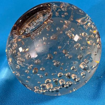 3-1/2â€ ROUND CRYSTAL ART GLASS PAPERWEIGHT WITH BUBBLES