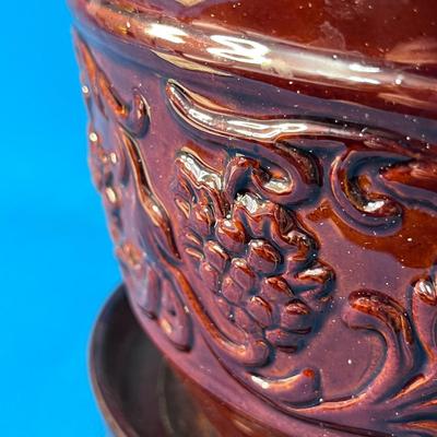 LOVELY BROWN FANCY GLAZED PLANTER POT WITH BUILT-IN DRIP TRAY