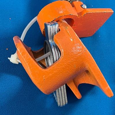 PONY BRAND 1â€ PIPE CLAMP PAIR MADE IN U.S.A.