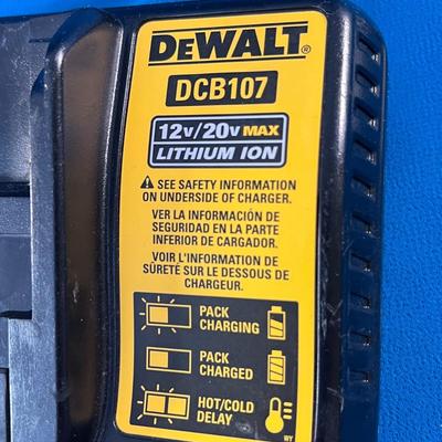 DEWALT 12V/20V MAX LITHIUM ION BATTERY CHARGER