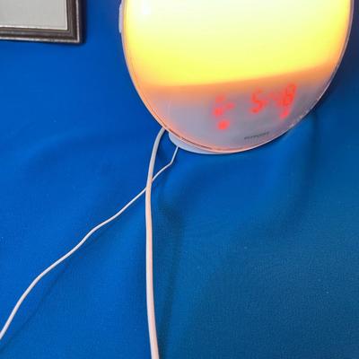 FITFORT DIGITAL ALARM CLOCK WAKE TO LIGHT SOUNDS ALARM