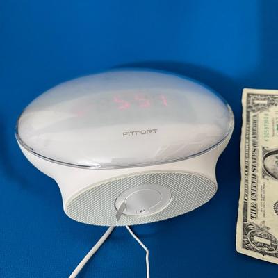 FITFORT DIGITAL ALARM CLOCK WAKE TO LIGHT SOUNDS ALARM