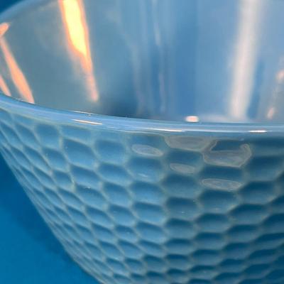 BLUE HONEYCOMB PATTERN SERVING BOWL