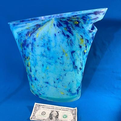 COLORFUL ARTSY SWIRLED PLASTIC SMALL TRASH BIN