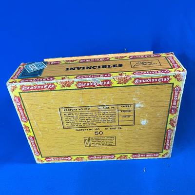 CANADIAN CLUB CIGAR BOX