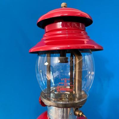 VINTAGE RED COLEMAN LANTERN MODEL 200A