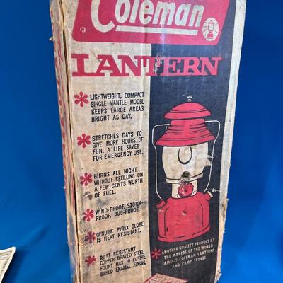 VINTAGE RED COLEMAN LANTERN MODEL 200A