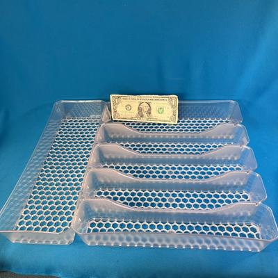 PLASTIC CUTLERY TRAY WITH OPEN HONEYCOMB BOTTOM