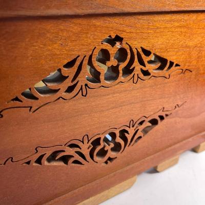 PRETTY LASER CUT? WOODEN CRATE