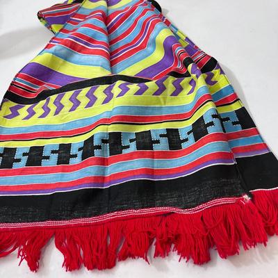 FESTIVE SOUTHWEST STYLE FRINGED TABLE RUNNER
