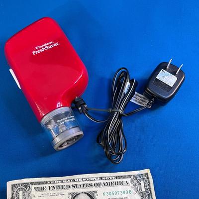 FOOD SAVER FRESH SAVER HAND HELD VACUUM BAG SEALER 