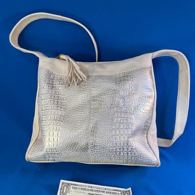 ELEGANT CREAM & GOLD TEXTURED PURSE HANDBAG WITH TASSEL