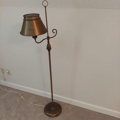 Vintage Metal Floor Lamp (O-BBL)