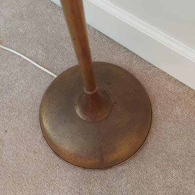 Vintage Metal Floor Lamp (O-BBL)
