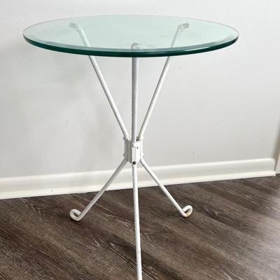 Iron Bottom and Round Top Table