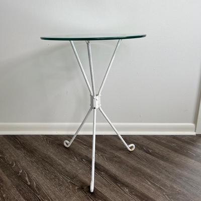 Iron Bottom and Round Top Table