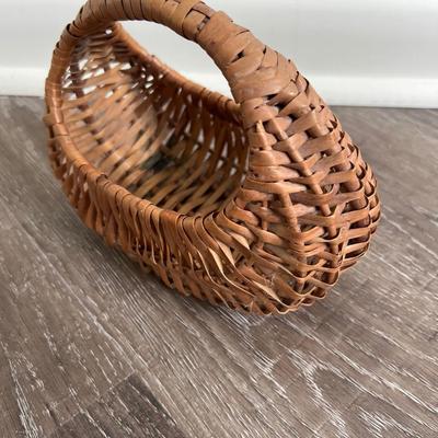 BASKETS Lot