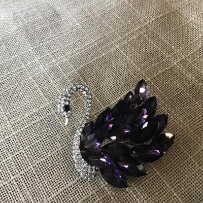 Purple Crystal Swan Fashion Brooch New