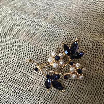 Beautiful Blue and Faux Pearl Brooch