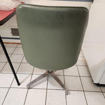 Mid Century Green Swivel Chair Ames Furniture Co. Kentucky