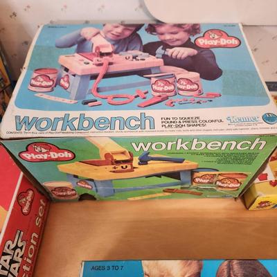 Lot Vintage Toys Star Wars, Bionic Woman, Play-Doh Kenner Discovery Time Camera