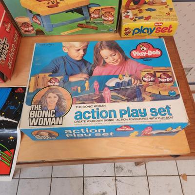 Lot Vintage Toys Star Wars, Bionic Woman, Play-Doh Kenner Discovery Time Camera