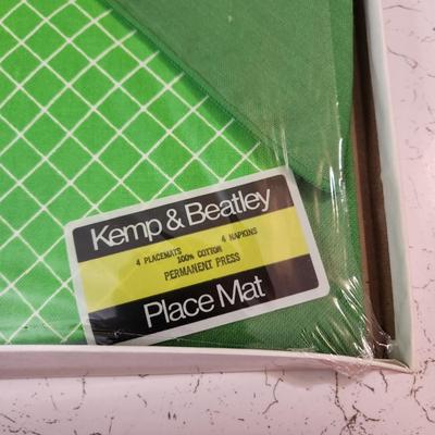 Vintage Kemp & Beatley 100% Cotton Place mat 2 sets of 4