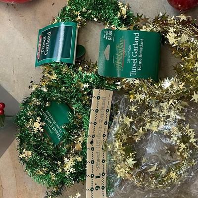 Wreath Decorating Lot - Berries - Garland - Apples