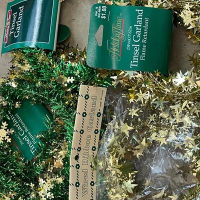 Wreath Decorating Lot - Berries - Garland - Apples