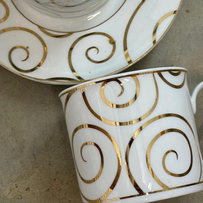 Set of 8 Pier 1 Gold Swirl Coffee Cup and Saucer Set