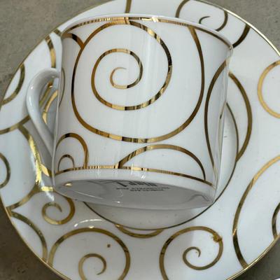 Set of 8 Pier 1 Gold Swirl Coffee Cup and Saucer Set