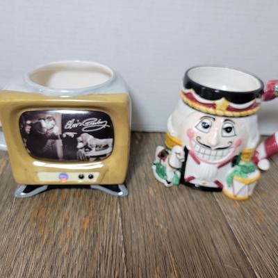 2 Mugs