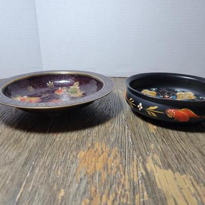 2 Decorative Bowls