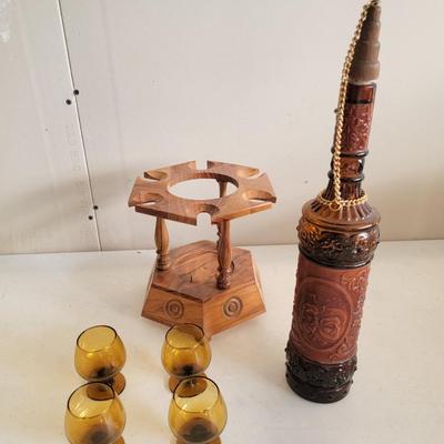 Vintage Quixote Wine Display Set Music Box Stand Plays Love Story