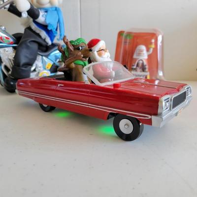 Musical Holiday Action Displays