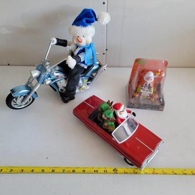 Musical Holiday Action Displays