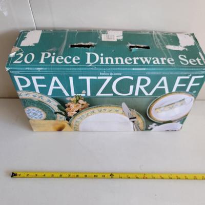 Pfaltzgraff 20 Piece set