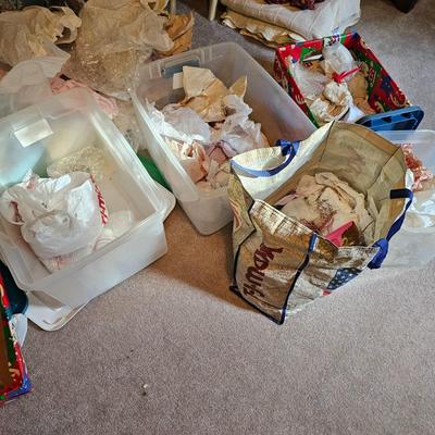 Christmas Decor, Trees, Wreaths + More (BR2-JS)